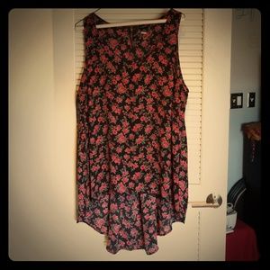 High Low torrid 3 top. Pre loved good condition